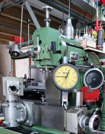 Wandklok van Mitutoyo zwenktaster beschikbaar voor biedingen