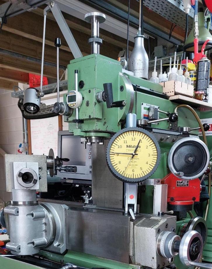 Wandklok van Mitutoyo zwenktaster, Zakelijke goederen, Machines en Bouw | Metaalbewerking, Verzenden