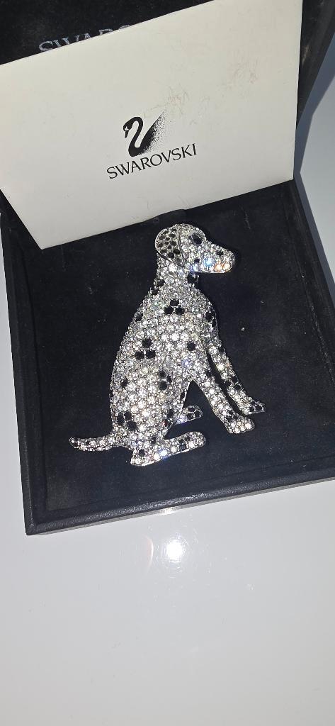 Superbe broche Vintage Swarovsli Dalmatien, Handtassen en Accessoires, Broches, Zo goed als nieuw, 4 tot 7 cm, Met kristal, Ophalen of Verzenden
