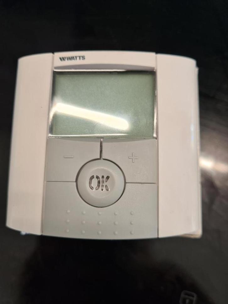 Te koop: Watts digitale thermostaat BT Wired - Programmeerba, Doe-het-zelf en Bouw, Thermostaten, Zo goed als nieuw, Ophalen of Verzenden