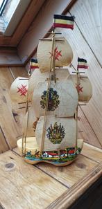 Hollands klompje met vlaggen, Verzamelen, Ophalen of Verzenden, Zo goed als nieuw