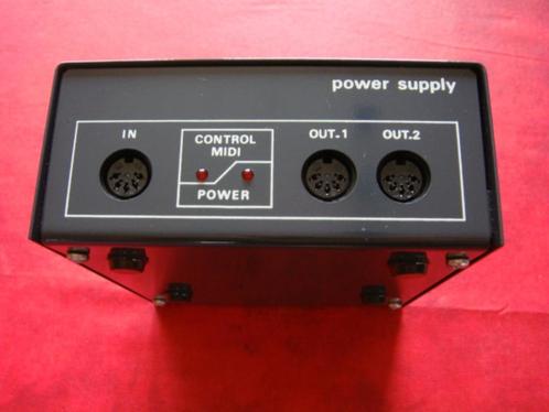 Power Supply control midi. 12,5 X 15 X 6 cm, Musique & Instruments, Instruments | Accessoires, Utilisé, Autres instruments, Enlèvement ou Envoi