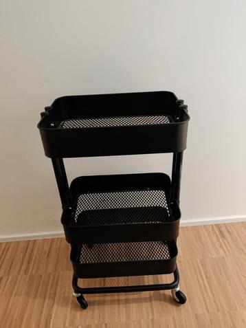 Rolkarretje beschikbaar voor biedingen