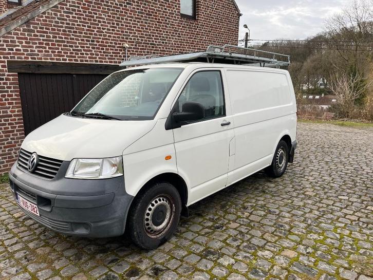 Van aménagé T5 TDi 2.5, Caravans en Kamperen, Mobilhomes, Particulier, Buscamper of Camperbus, Volkswagen, Diesel, Handgeschakeld