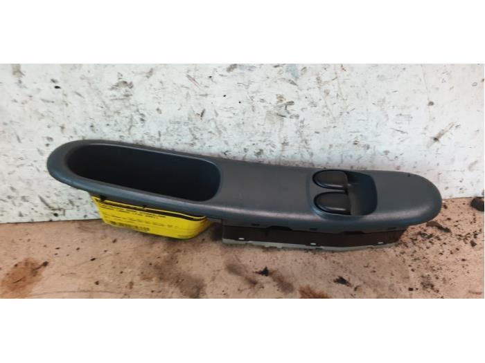 Elektrisch Raam Schakelaar van een Daewoo Lanos, Auto-onderdelen, Dashboard en Schakelaars, Daewoo, Gebruikt, 3 maanden garantie