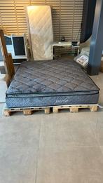 WIJ SLUITEN SPECİALE TWEEPERSOONS MATRAS €499, Ophalen, Matras, 200 cm, 160 cm