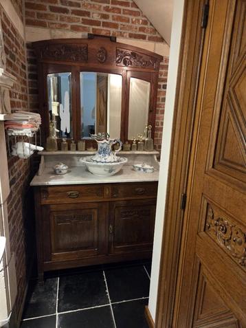 Commode avec plateau en marbre et miroir, Enlèvement
