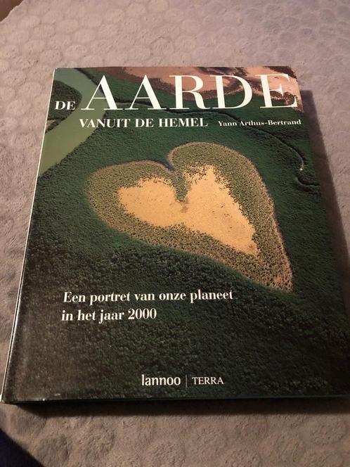 De aarde vanuit de hemel - Yann Arthus-Bertrand, Livres, Art & Culture | Photographie & Design, Comme neuf, Photographes, Enlèvement ou Envoi