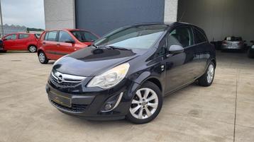 Opel Corsa 1.2 Essence Euro 5 2012 Édition Adam Opel 150 