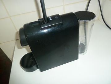 Nespresso koffiemachine Magimix - in propere staat beschikbaar voor biedingen