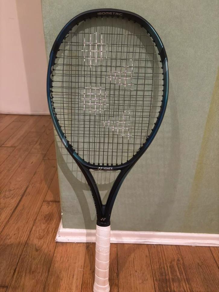 Yonex eZone 100L, Sport en Fitness, Tennis, Zo goed als nieuw, Racket, Ophalen
