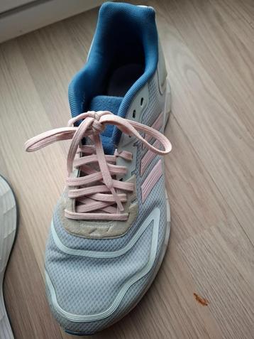 Adidas sportschoenen vrouw maat 39 beschikbaar voor biedingen