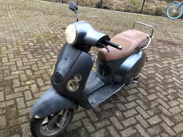 Scooter a klasse te koop, Fietsen en Brommers, Ophalen, Zo goed als nieuw