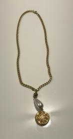 Goudkleurige ketting met parel en hanger, Handtassen en Accessoires, Kettingen, Met hanger, Kunststof, Nieuw, Ophalen of Verzenden