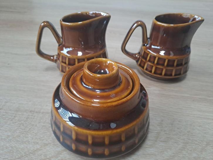 Set van suikerpot en 2 melkkannetjes, Huis en Inrichting, Keuken | Servies, Zo goed als nieuw, Ophalen of Verzenden
