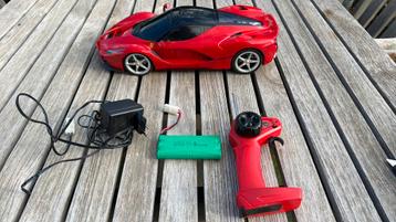 Radiogestuurde auto beschikbaar voor biedingen