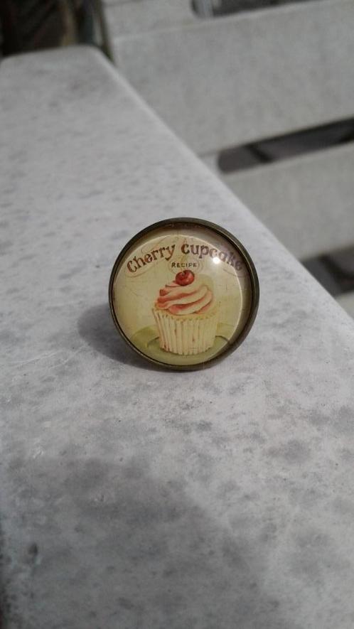 Nieuwe Cherry Cupcake-ring, Handtassen en Accessoires, Ringen, Nieuw, Ophalen of Verzenden
