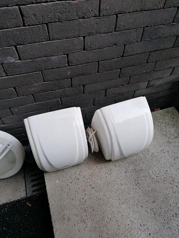 2 elektrische handdrogers, 1 elektrisch verwarming, en nog 2 beschikbaar voor biedingen