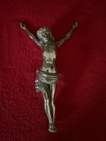 Crucifix ancien, Enlèvement