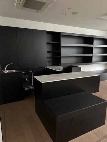 Winkelinrichting/loft meubilair/Barmeubel beschikbaar voor biedingen