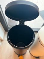 2 pedaalemmers 30L, Huis en Inrichting, Woonaccessoires | Prullenbakken, Ophalen, Met pedaal, 50 tot 75 cm, Zo goed als nieuw