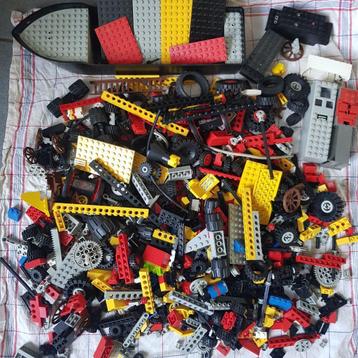 Lego en lego technic beschikbaar voor biedingen