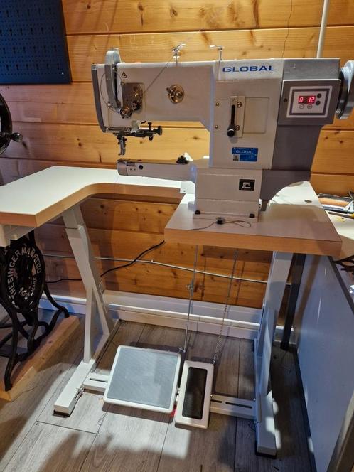 Global triple transport naaimachine met veel extra's, Hobby en Vrije tijd, Naaimachines en Toebehoren, Nieuw, Naaimachine, Ophalen