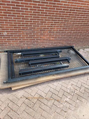 Stalen draaipoort / looppoort
 beschikbaar voor biedingen