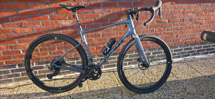 Giant revolt advanced 0 2022 gravel bike, Fietsen en Brommers, Fietsen | Cruisers en Lowriders, Ophalen