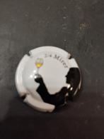 Een champagne capsule een man met glas champagne in zijn han, Enlèvement