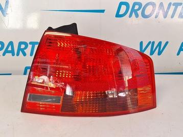 Achterlicht rechts van een Audi A4 beschikbaar voor biedingen