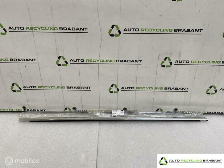 Raamlijst Rechtsvoor Skoda Octavia 3 NIEUW ORIG 5E9837475D, Auto-onderdelen, Carrosserie, Gebruikt, Ophalen of Verzenden