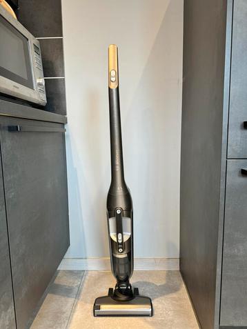 Aspirateur balai Bosch, Electroménager, Enlèvement, Utilisé, Réservoir, Aspirateur