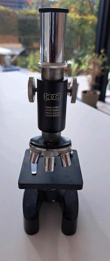 Microscoop met opbergkist beschikbaar voor biedingen