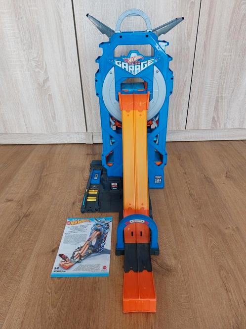 Hotwheels mega garage, Kinderen en Baby's, Speelgoed | Racebanen, Zo goed als nieuw, Racebaan, Ophalen