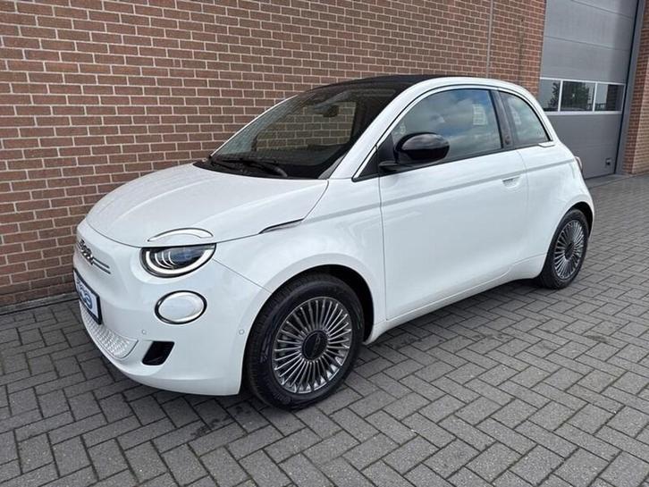 Fiat 500e Cabrio MY25 (RED)  Elektrisch 87kW 118pk [NIEUW], Auto's, Fiat, Overige modellen, Elektrisch, Stadsauto, 3 deurs, Automaat