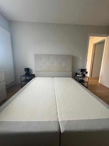 Lit double ikea gris, Gris, Tissu, Une personne, Enlèvement