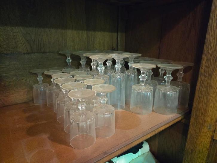 GRATIS 35 Kristal glazen, Verzamelen, Porselein, Kristal en Bestek, Zo goed als nieuw, Kristal, Ophalen