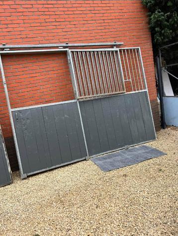 Stalwanden beschikbaar voor biedingen