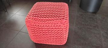 Pouf  disponible aux enchères