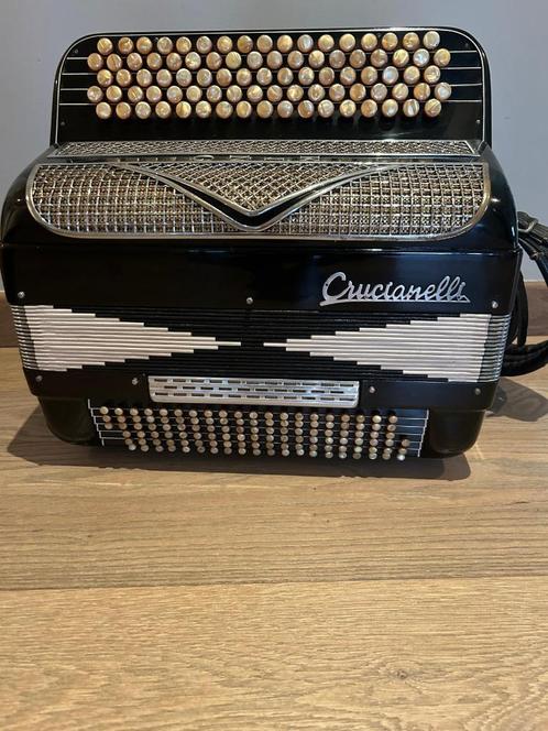 Vintage - Accordeon CRUCIANELLI, Muziek en Instrumenten, Accordeons, Gebruikt, Knopaccordeon, 120-bas, Overige merken, Met koffer