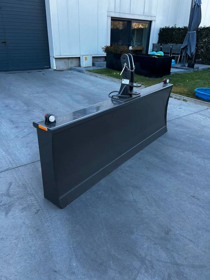 Frontschuif met verlichting, Zakelijke goederen, Landbouw | Werktuigen, Akkerbouw, Grondbewerking, Ophalen