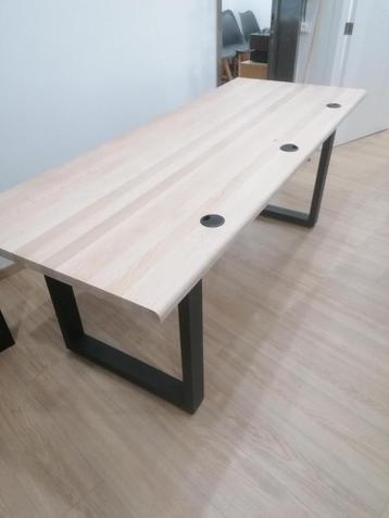 Table de bureau en Hêtre massive 2m par 80 cm par 73 h beschikbaar voor biedingen