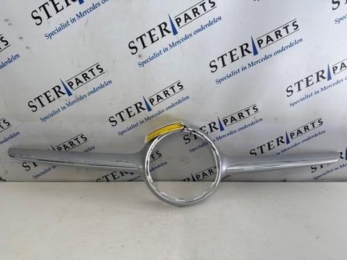 Grille van een Mercedes E-Klasse, Auto-onderdelen, Carrosserie, Mercedes-Benz, Gebruikt, 3 maanden garantie, Ophalen of Verzenden