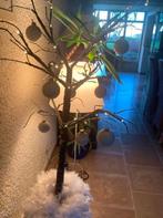 Kerstboom met lichtjes en decoratie., Ophalen