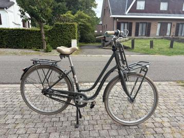 Frappé damesfiets met voordrager – retro groen, topstaat beschikbaar voor biedingen