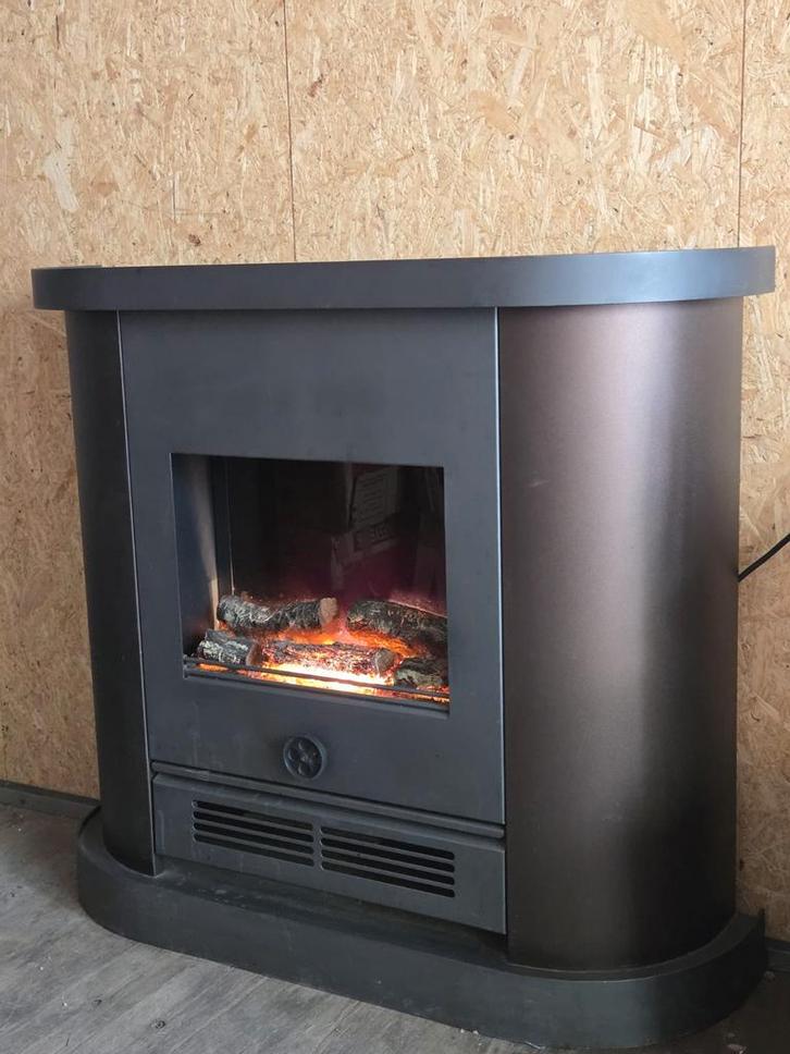 Chauffage électrique imitation feu au bois, Huis en Inrichting, Kachels, Elektrisch, Ophalen