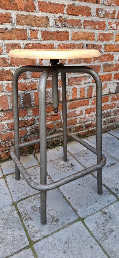 Industriële verstelbare kruk, Antiek en Kunst, Curiosa en Brocante, Ophalen