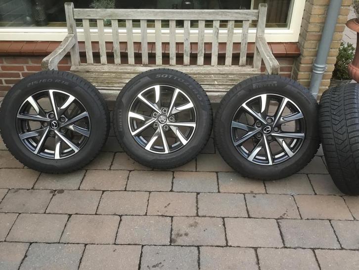 Winterbanden Mazda Cx3, nieuwstaat., Auto-onderdelen, Banden en Velgen, Banden en Velgen, Winterbanden, 16 inch, 215 mm, Personenwagen