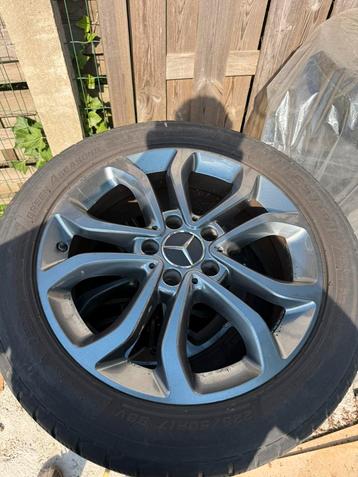 Orginele mercedes velgen 17 inch met nieuwe banden beschikbaar voor biedingen